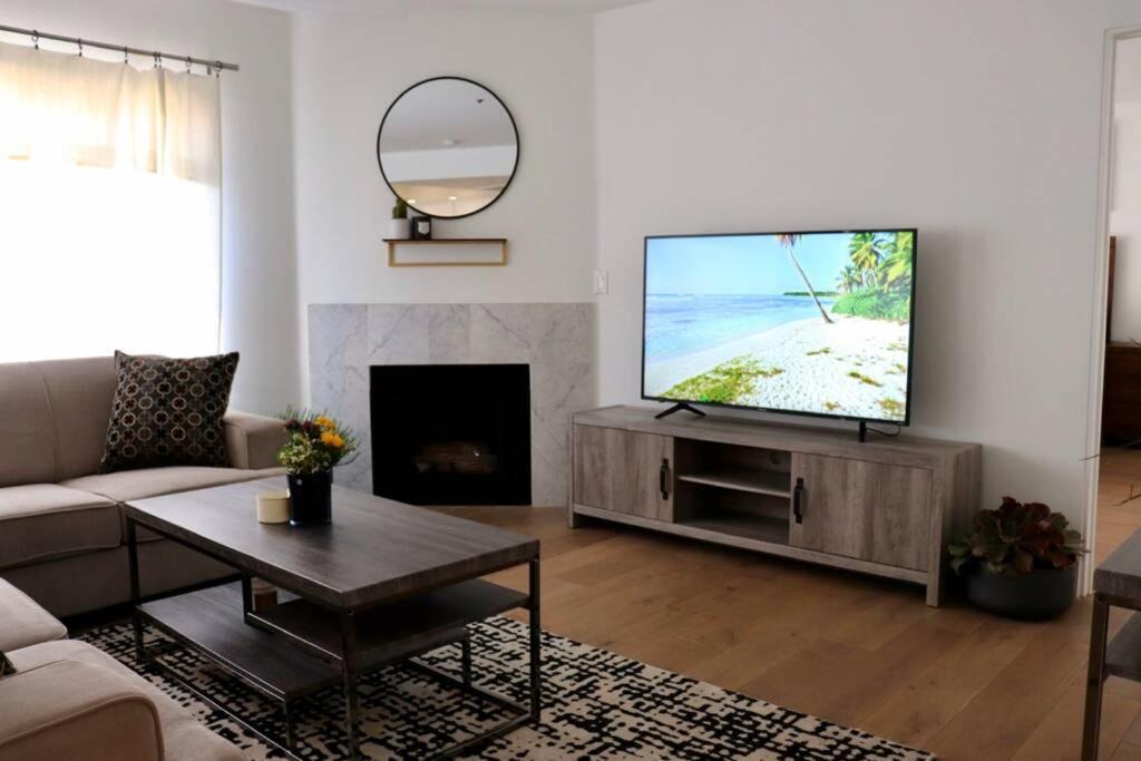Heart Of West Hollywood Modern Suite 2 Bedroom 2 Bath Los Angeles Exterior photo